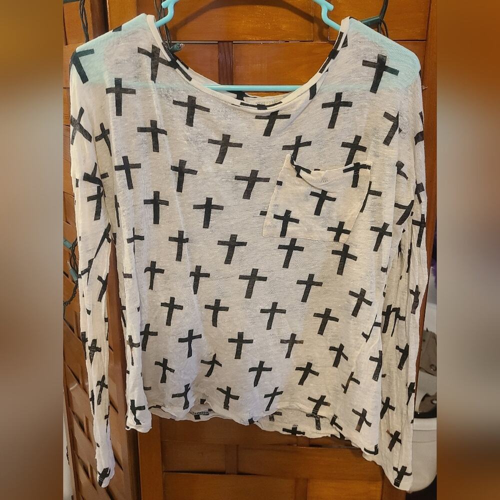 DONATING 6/1 5/$30 Forever 21 Cross Contrast Long Sleeve Tee